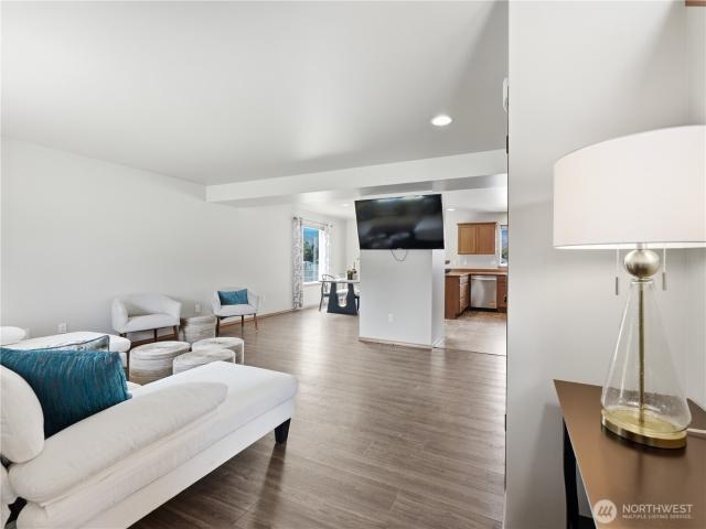 123 NW Porters Court