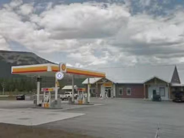 123 Shell Gas & Liquor Street, Rocky Mountain House, AB, T4T 0.