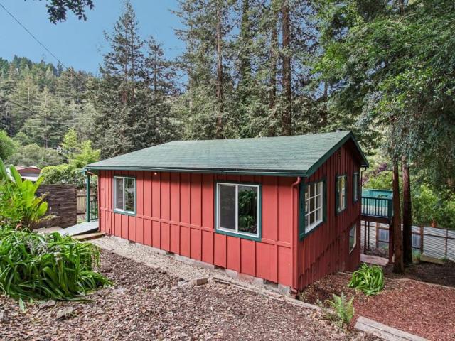 123 Pine Avenue