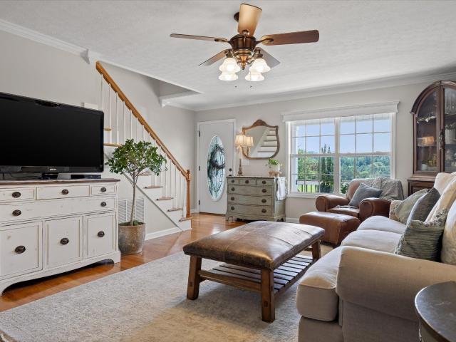 123 Plainview Dr