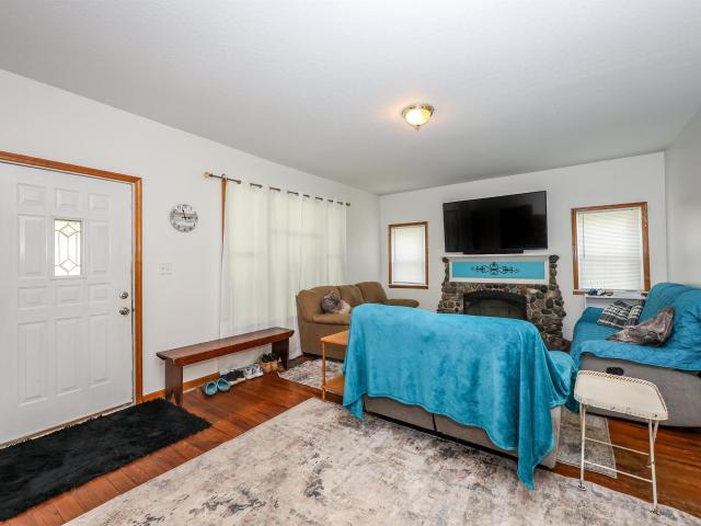 123 W 1st Street