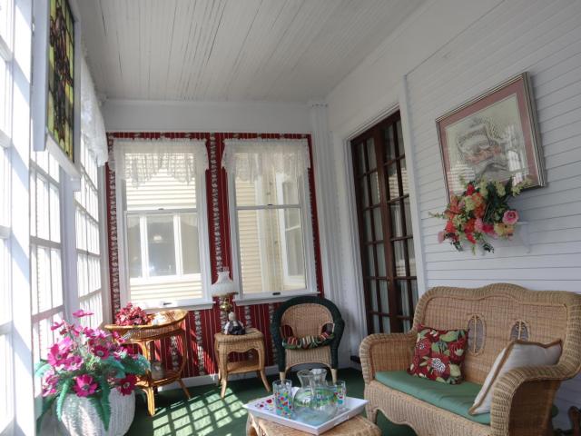 123 W Main Street