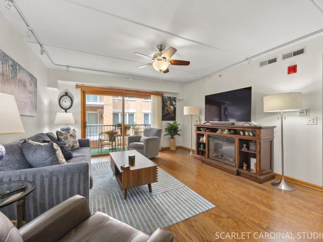 123 w saint charles road # 305