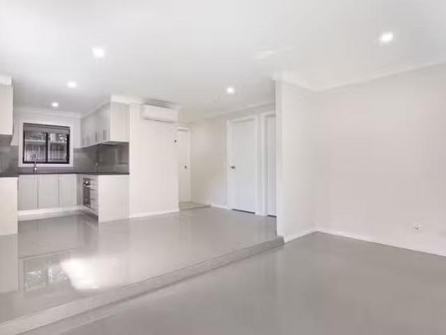 123a Cooper Rd, BIRRONG, NSW 2143 Flat for Rent