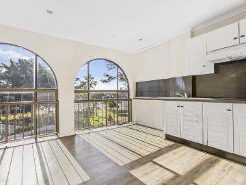 12/44 Watson Esplanade, SURFERS PARADISE, QLD 4217