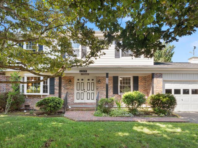 1245 Meadowlark Dr