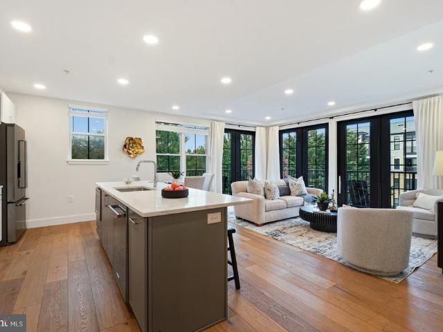 1245 N Pierce Street # 8