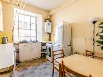 1245L Lord Russell Place, Edinburgh. 3 bed flat to rent £1,950 pcm £450 pw
