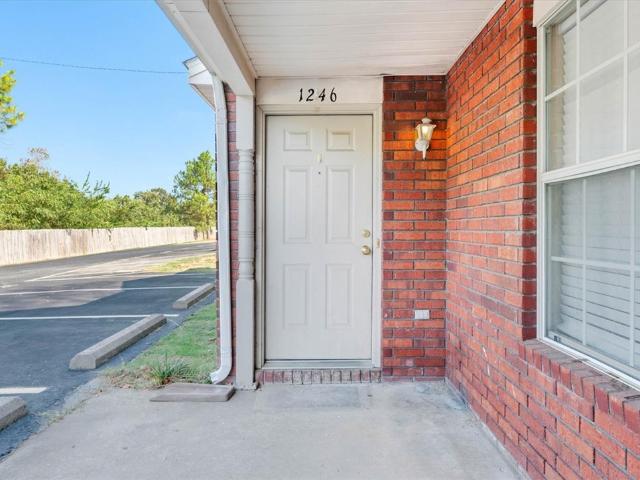 1246 N Iron Horse Drive