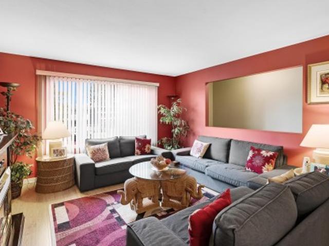 12486 B Avenue, Surrey, BC, V3V 3M7 house for sale | Listing ID R3103 | Royal LePage