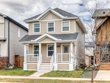 Kings Heights, Airdrie, Alberta - Parking