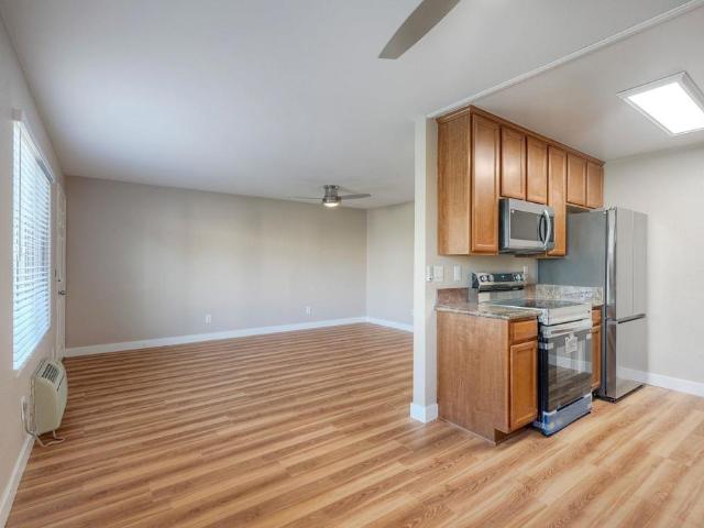 1240 N Broadway 15