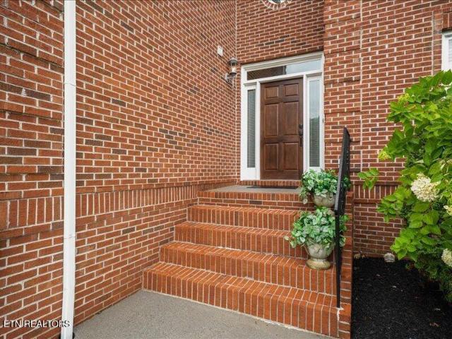 1240 Hearthstone Lane