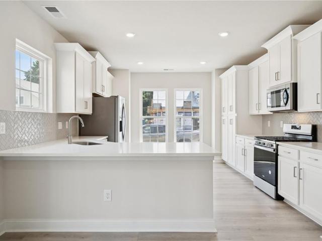 1240 Treviso Bay