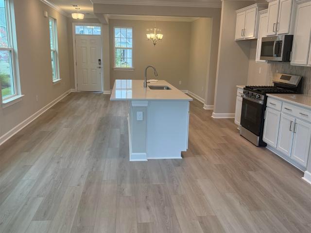 1241 Saxon Ct