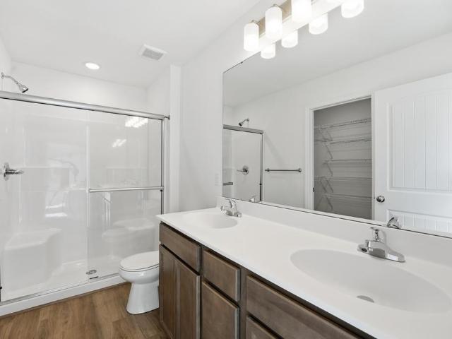 12426 S Aspen Ln, Lee's Summit, MO 64086 | MLS #2613