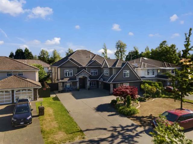 1242 A Avenue, Surrey, BC, V3V 6T3 house for sale | Listing ID R3138 | Royal LePage