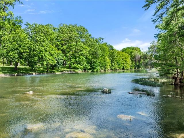 1242 Ervendberg Avenue Lot 4