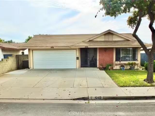 1242 SULTAN CIR, CARSON, CA 90746