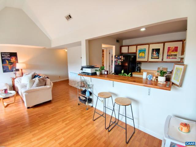 1243 Cedars Ct, Unit B19, Charlottesville, VA 22903 | MLS #675036