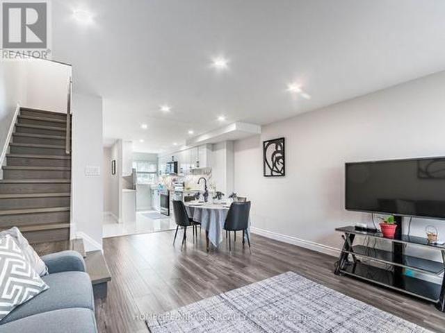 124 180 Mississauga Valley Boulevard, Mississauga, ON, L5A 3M2 townhouse for sale | Listing ID W13623 | Royal LePage
