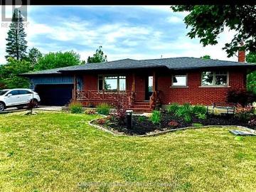 Wellington, Ontario - Garden, Swimming pool