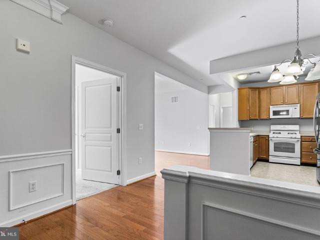 124 Creekside Drive # 8