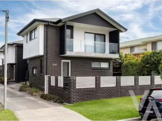 1/24 Bourke Street, Adamstown Townhouse for rent Listed by Ka.