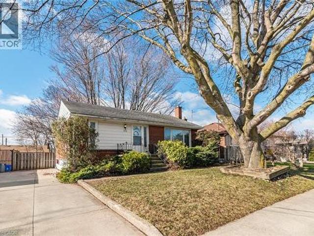 124 Broker Drive, Hamilton, ON, L8T 2B8 house for sale | Listing ID 40852 | Royal LePage