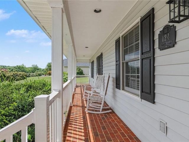 124 Glen Oaks Drive