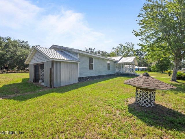 124 E Grandview Dr, East Palatka, FL 32131 | MLS #2102