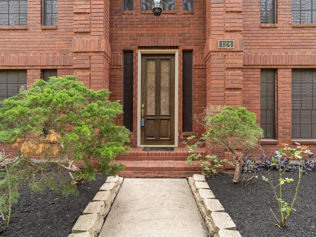 124 Lake Point Drive