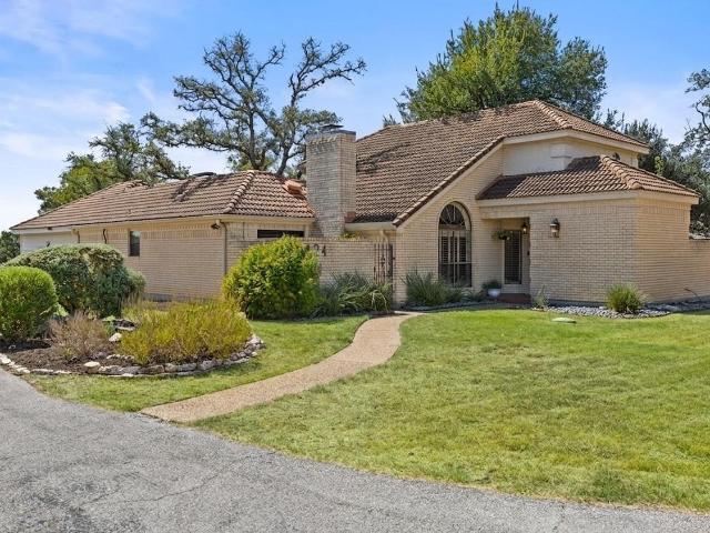124 Lakeway Dr