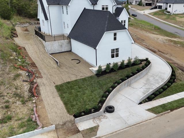 124 Manor Way