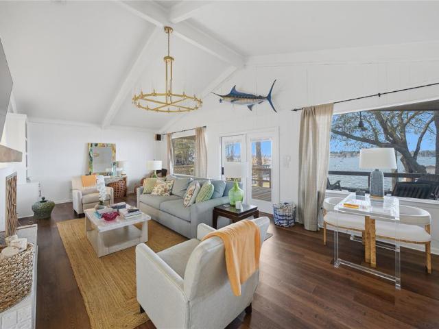 124 Shoreline Circle