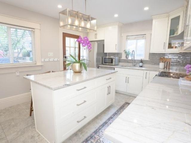 124 Sixth Avenue, New Westminster, BC, V3L 1T4 house for sale | Listing ID R3079 | Royal LePage