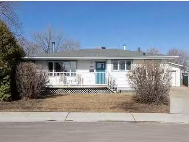 124 Silica Place, Fort Mcmurray, AB, T9H 2Z8 house for sale.