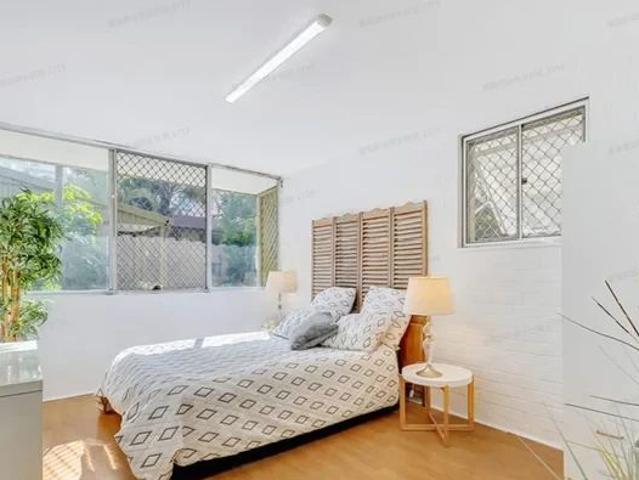 124 SIR FRED SCHONELL DRIVE, Brisbane