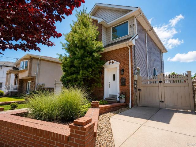 124 Reid Ave