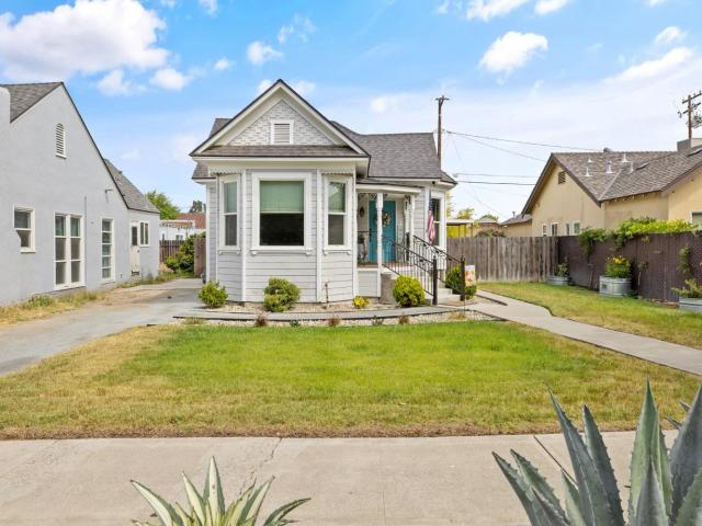 124 W Florinda St, Hanford, CA 93230 | MLS #241313