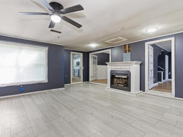 124 W Poplar Street