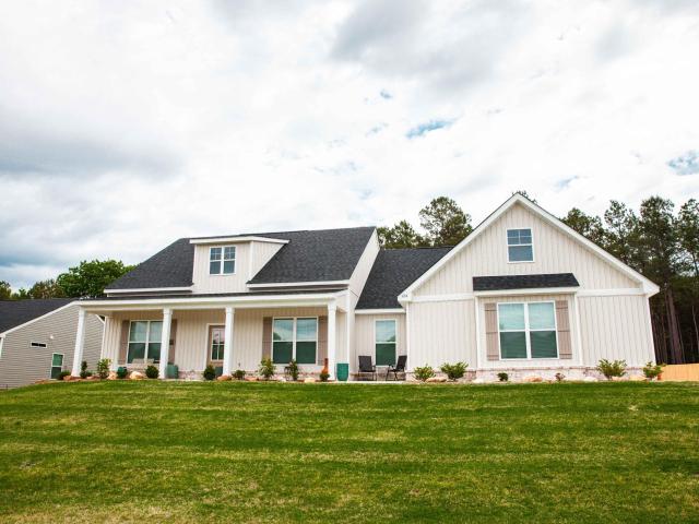 124 Willow Oak Circle