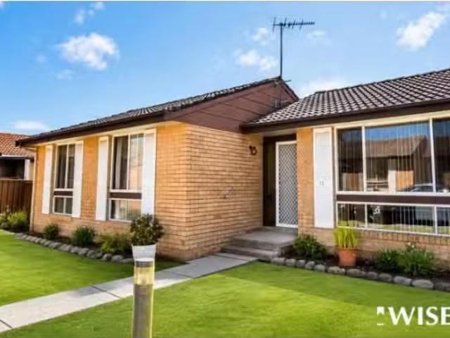 12/4 William Street, Lurnea House for rent Listed by Jason Mo.
