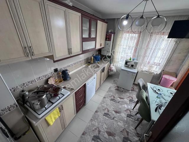 1254 Cadde Üzerinde Bulvara Yakın 3+1 Orta Kat Kök Tapu Daire