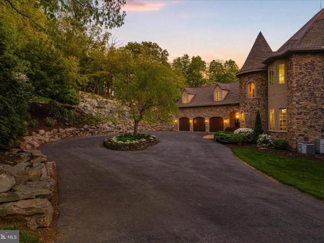 12565 Stone Crest Circle