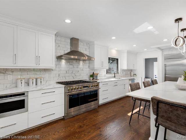 1257 Charrington Road