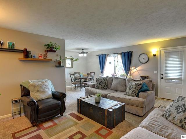 12583 Weir St, Omaha, NE 68137