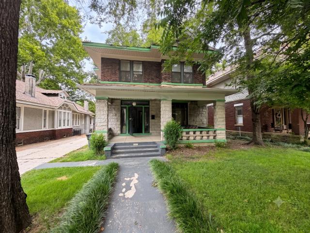 1258 Agnes Pl, 6 beds, 4 full baths