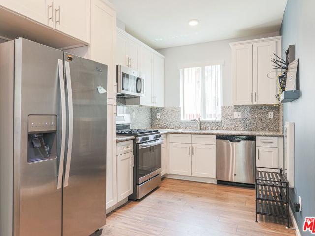 1259 W 36th Place