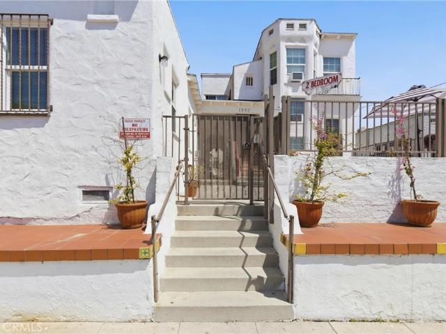 1250 N Mariposa Avenue